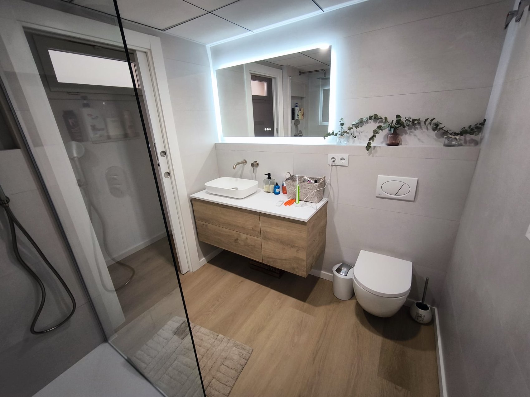 Baño moderno reformado